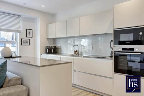 2 bedroom flat for sale, Kings Road, Brentwood CM14