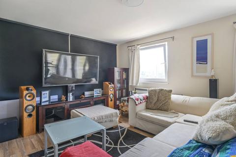 2 bedroom flat for sale, Silvertown, E16, Silvertown, London, E16