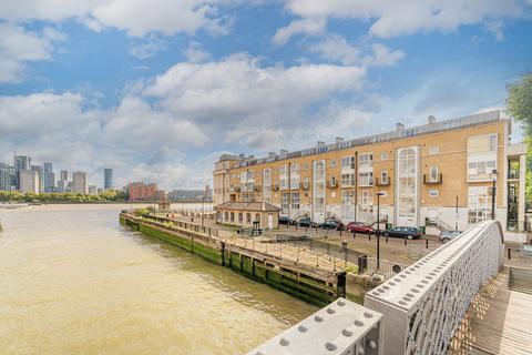 2 bedroom duplex for sale, Princes Court, Surrey Quays SE16