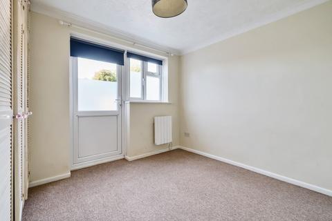 1 bedroom ground floor flat for sale, Caernarvon Road, Chichester, PO19