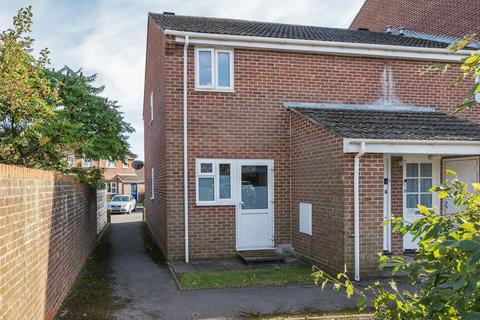 1 bedroom ground floor flat for sale, Caernarvon Road, Chichester, PO19