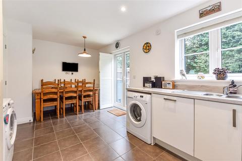 3 bedroom end of terrace house for sale, Tawny Close, Birdham, Chichester