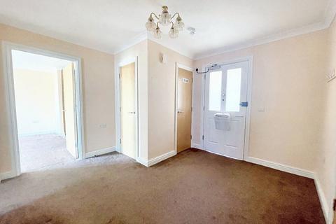 2 bedroom flat for sale, Downlands Court, Roundhay Avenue, Peacehaven, BN10 8TG