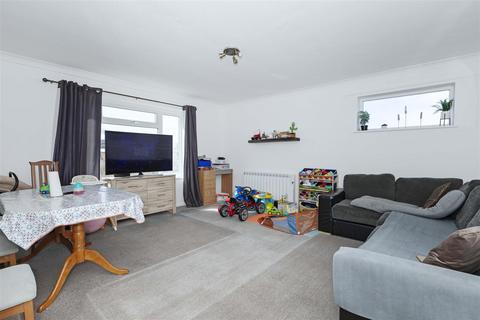 2 bedroom flat to rent, Rowlands Road, Worthing