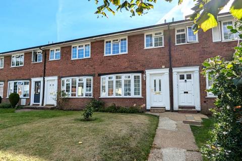 3 bedroom terraced house to rent, York Road, Woking GU22