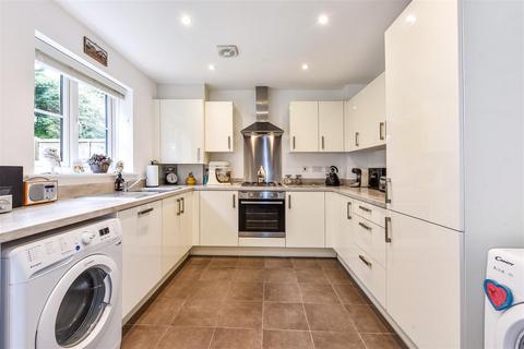 3 bedroom end of terrace house for sale, Tawny Close, Birdham, Chichester