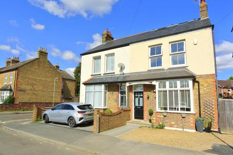 5 bedroom semi-detached house for sale, Chaucer Road, Ashford TW15