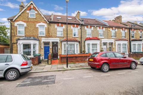 6 bedroom terraced house to rent, Cheshire Road, London, N22 8JJ