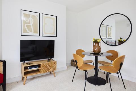 1 bedroom flat for sale, Clapham Park Road, Clapham, SW4