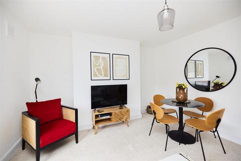 1 bedroom flat for sale, Clapham Park Road, Clapham, SW4