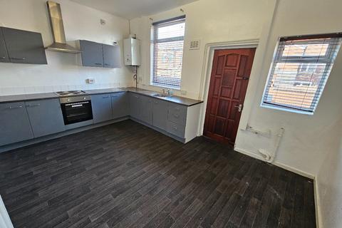 2 bedroom terraced house to rent, Elm Street, Farnworth, Bolton