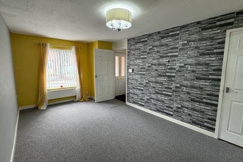 3 bedroom semi-detached house to rent, Susan Drive, Nottingham