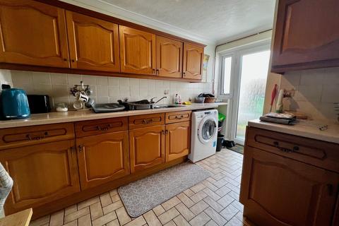 2 bedroom terraced house to rent, Ipswich Road, Suffolk IP6