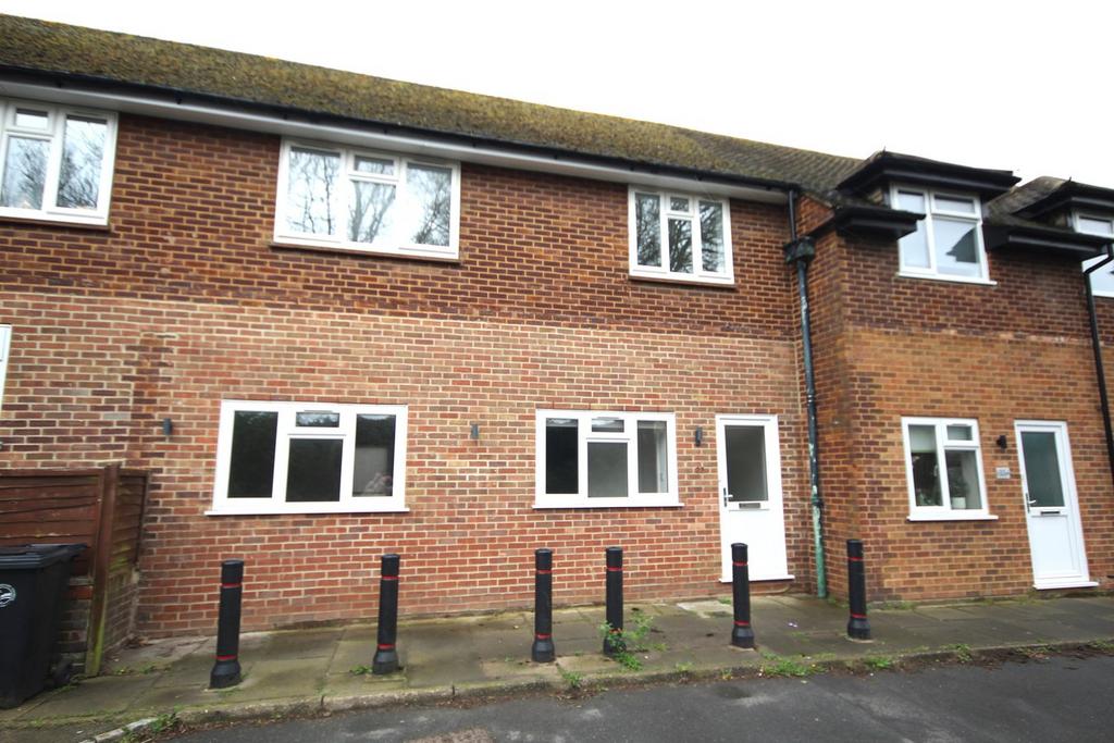 Rickmansworth Lane, Chalfont St Peter... 2 bed terraced house to rent