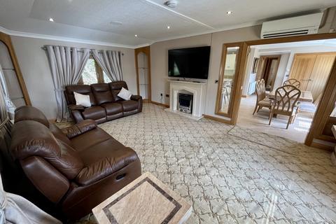 3 bedroom mobile home for sale, Little Lakeland Caravan Park, Harleston IP20