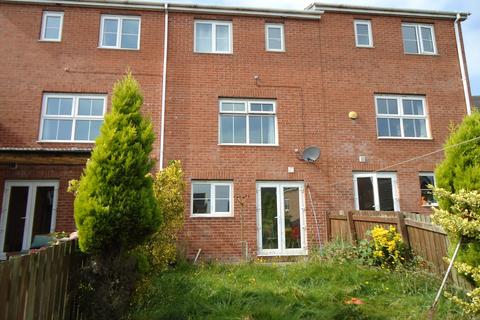 3 bedroom townhouse to rent, Boulevard Rise, Leeds LS10