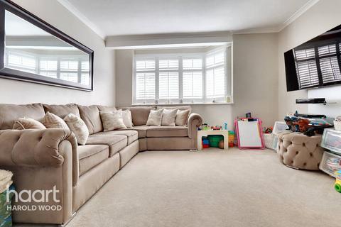 21 Athelstan Road, Romford, RM3 0QD