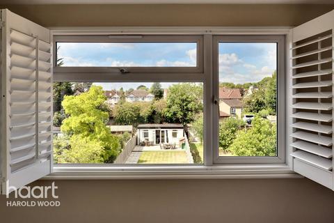 21 Athelstan Road, Romford, RM3 0QD