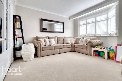 21 Athelstan Road, Romford, RM3 0QD