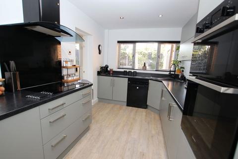 4 bedroom detached house for sale, Calver Close, Dodworth