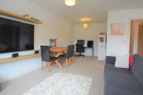 2 bedroom apartment for sale, Trenchard Close, Walton On Thames