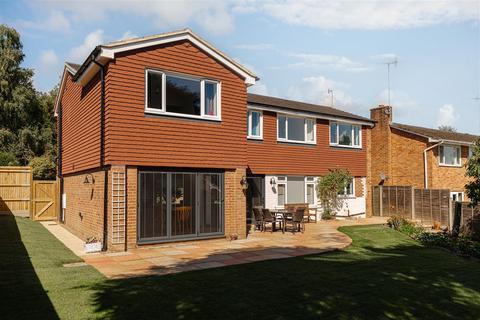 5 bedroom detached house for sale, Millview Close, Reigate