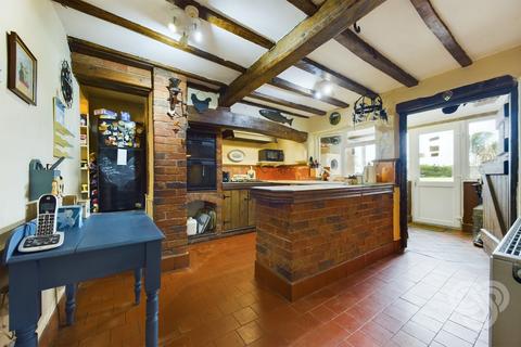 3 bedroom detached house for sale, Moisty Lane, Marchington