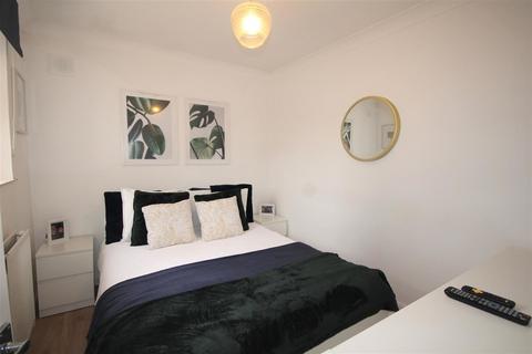 2 bedroom apartment for sale, The Crescent, Bournemouth