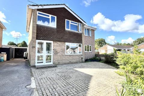 4 bedroom detached house for sale, King John Avenue