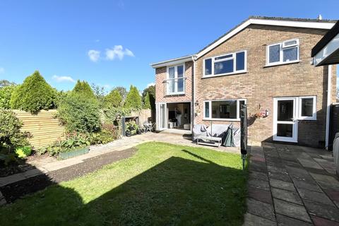 4 bedroom detached house for sale, King John Avenue