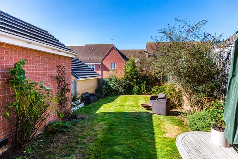 3 bedroom terraced house for sale, Steeple Way, Rushden NN10