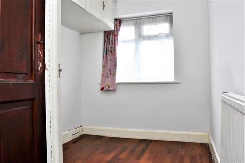 3 bedroom terraced house to rent, Pinner Road, Pinner