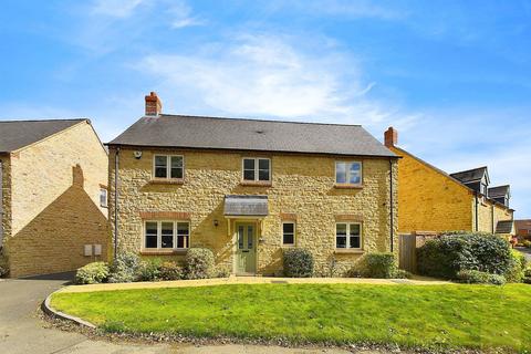 4 bedroom detached house for sale, Pinfold Lane, Oakham LE15