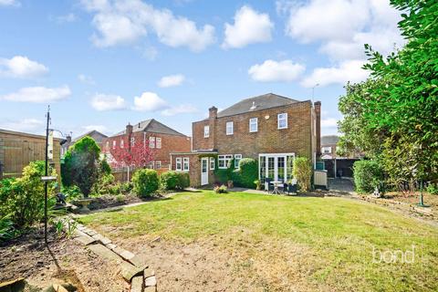 4 bedroom detached house for sale, Beaumont Park, Chelmsford CM3