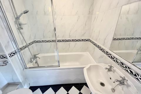 24 Dandelion Close, Rush Green, Romford, RM7 0YY
