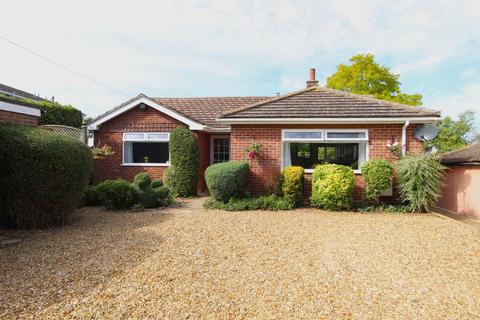 2 bedroom detached bungalow for sale, Blunham Road, Moggerhanger