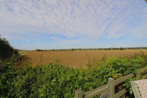 2 bedroom detached bungalow for sale, Blunham Road, Moggerhanger