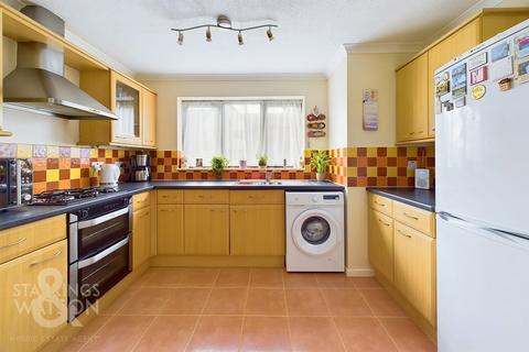 3 bedroom end of terrace house for sale, Middleton Crescent, New Costessey, Norwich