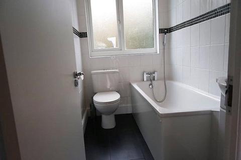 2 bedroom apartment to rent, Oakleigh Road, London, N20