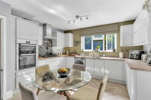 30 Batsford Close, Redditch, B98 7TF