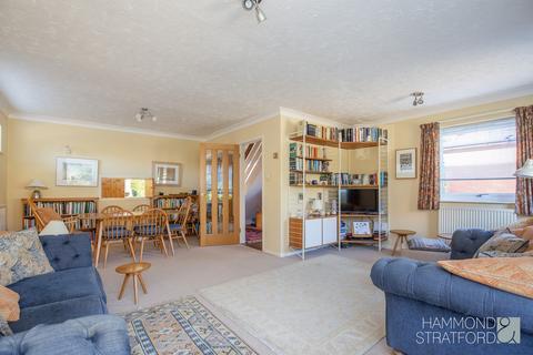 3 bedroom detached house for sale, Abinger Way, Eaton