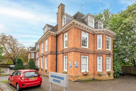 2 bedroom flat for sale, West Heath Avenue, Golders Green, London, NW11