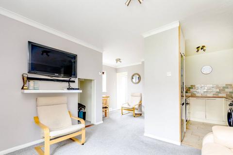 1 bedroom maisonette to rent, Priors Croft, Old Woking, Woking, GU22