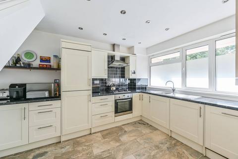 3 bedroom flat for sale, Shuttleworth Road, Battersea, London, SW11