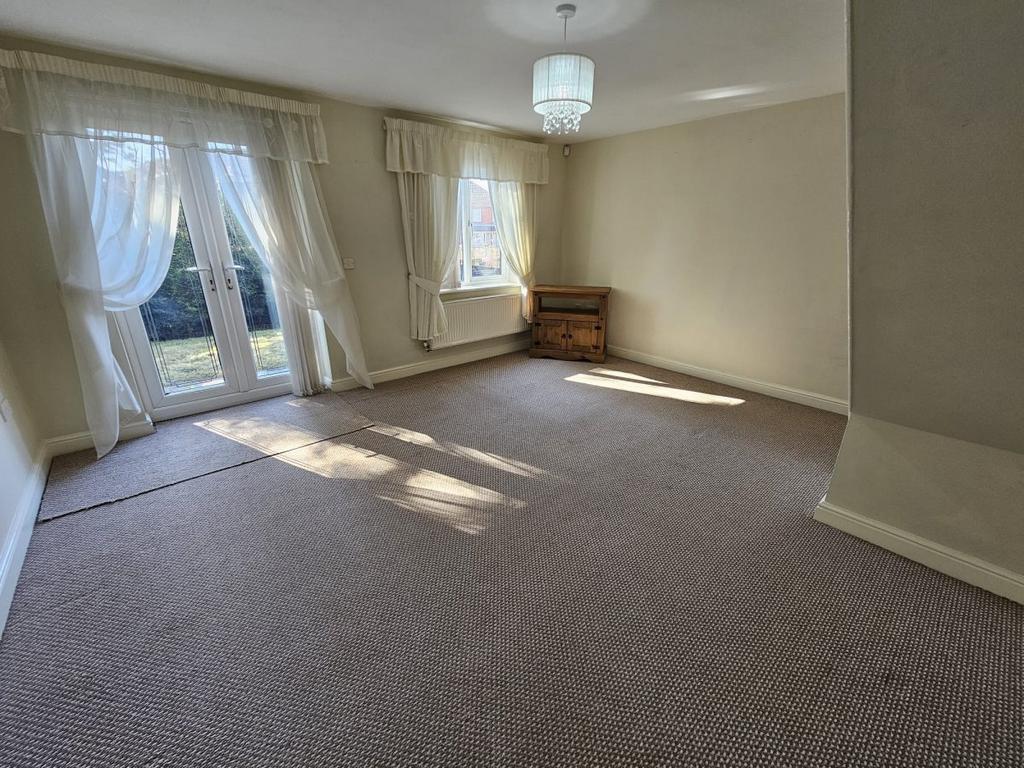 Thornwood Close, Thurnscoe 3 bed semidetached house to rent £795 pcm