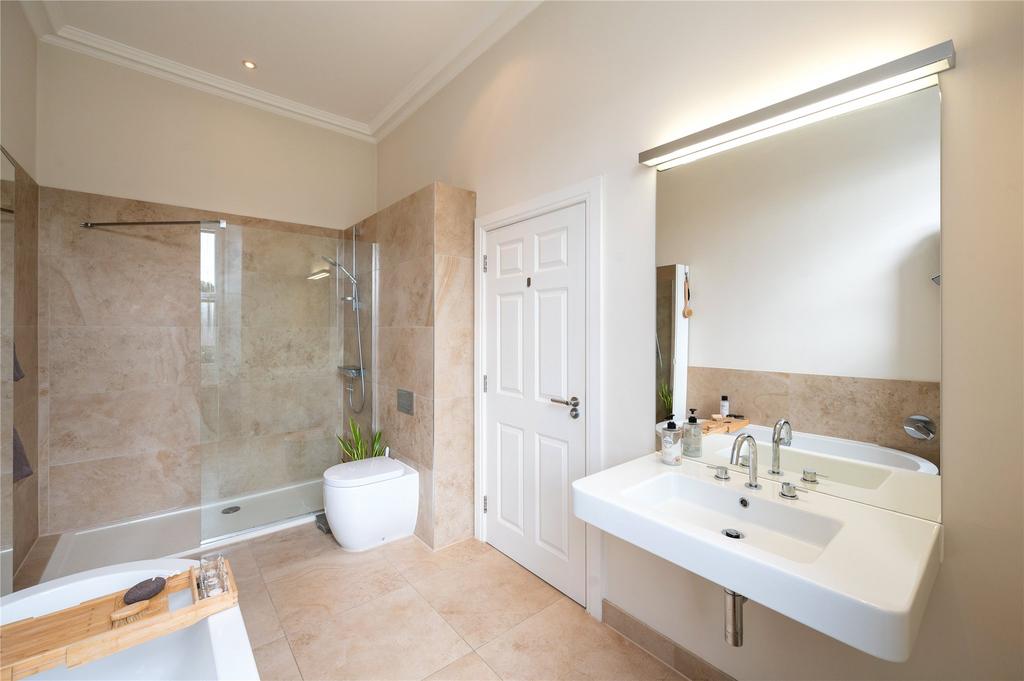 En Suite Bathroom