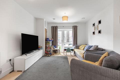 1 bedroom ground floor flat for sale, Magnolia House Spelthorne Grove, Sunbury-on-Thames, TW16