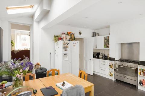 5 bedroom terraced house for sale, Fontarabia Road, London