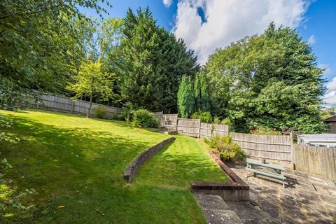 6 Barn Crescent, Purley, CR8 1HX