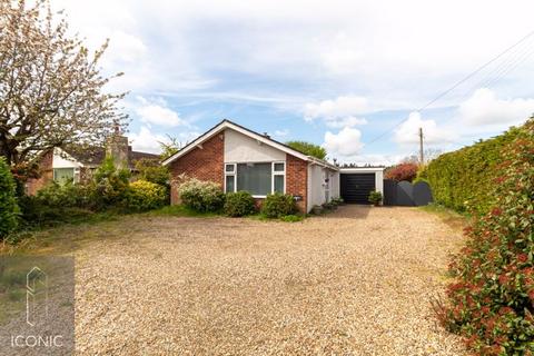 3 bedroom detached bungalow for sale, Taverham Road, Felthorpe, Norwich